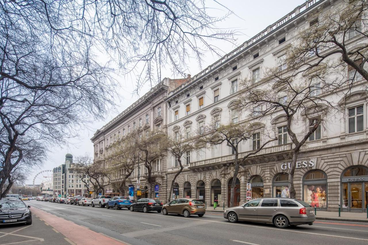 Stunning Apartment In The Hearth Of Budapest Bagian luar foto